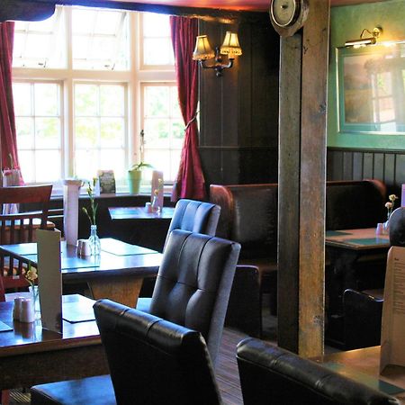 Отель The White Horse Beyton Экстерьер фото