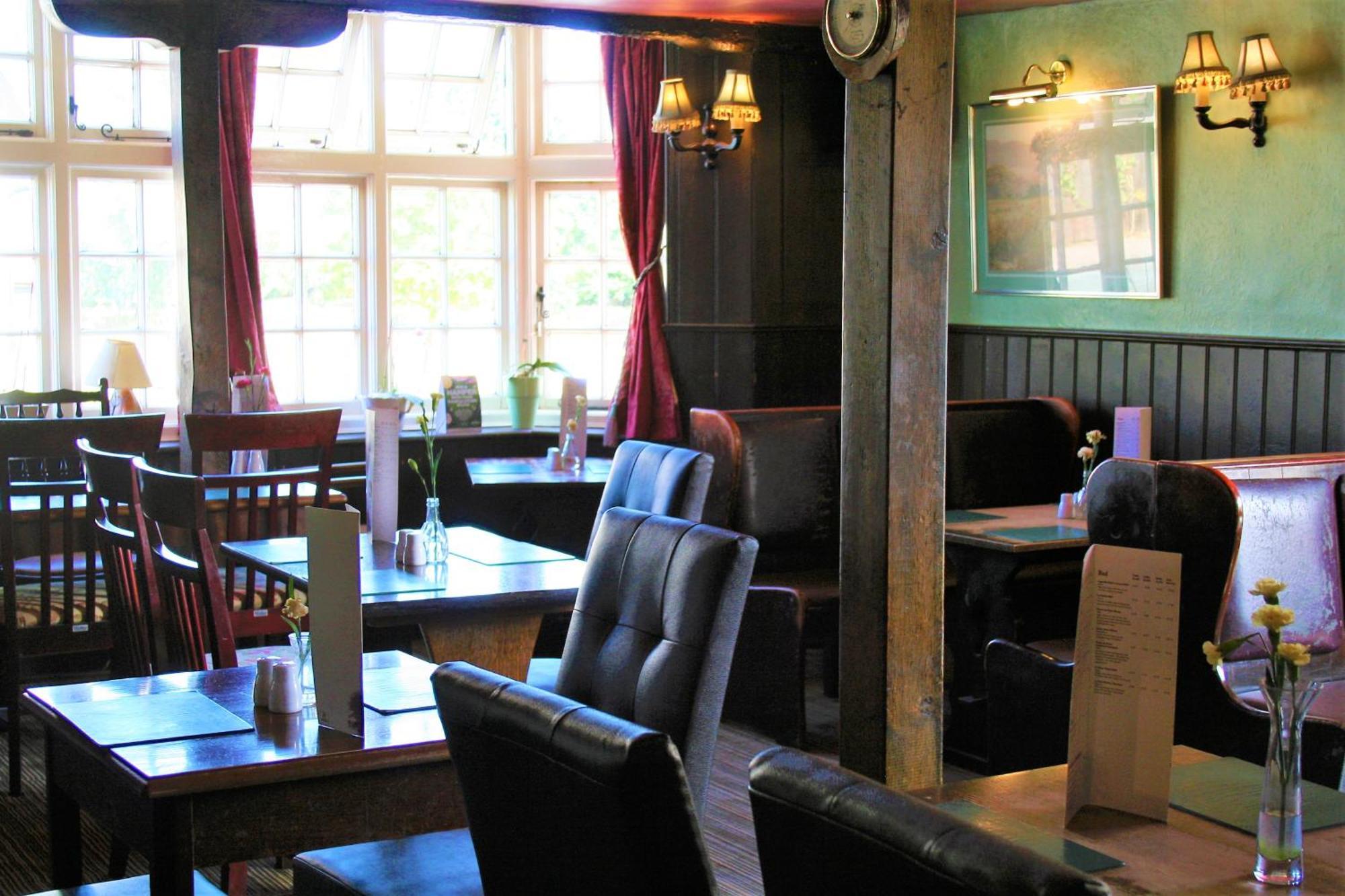 Отель The White Horse Beyton Экстерьер фото