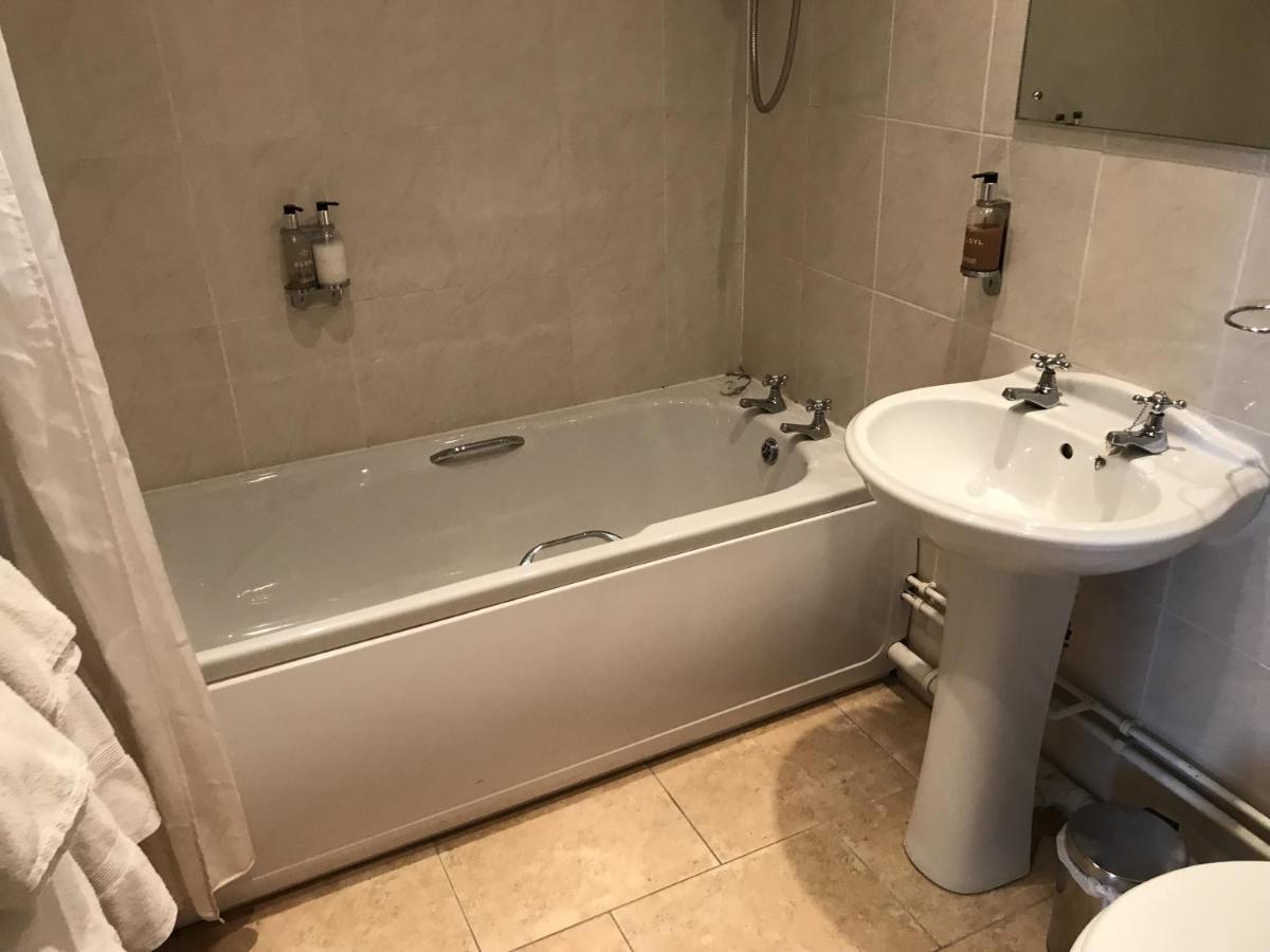 Отель The White Horse Beyton Номер фото